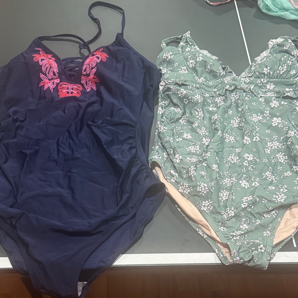 2 Maternity Swim Suits - Picture 2 of 2